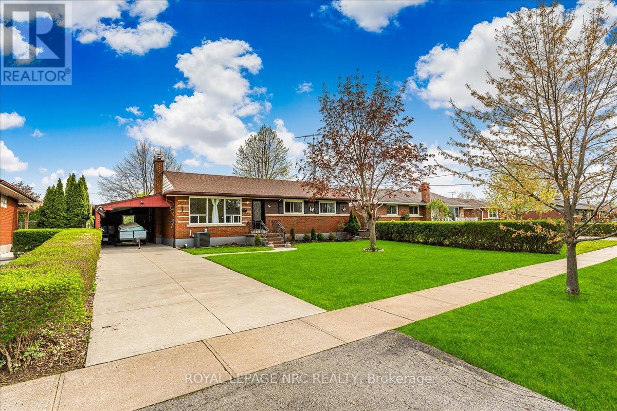 16 Dunraven Avenue, St. Catharines, Ontario  L2M 6A7 - Photo 2 - X12422889