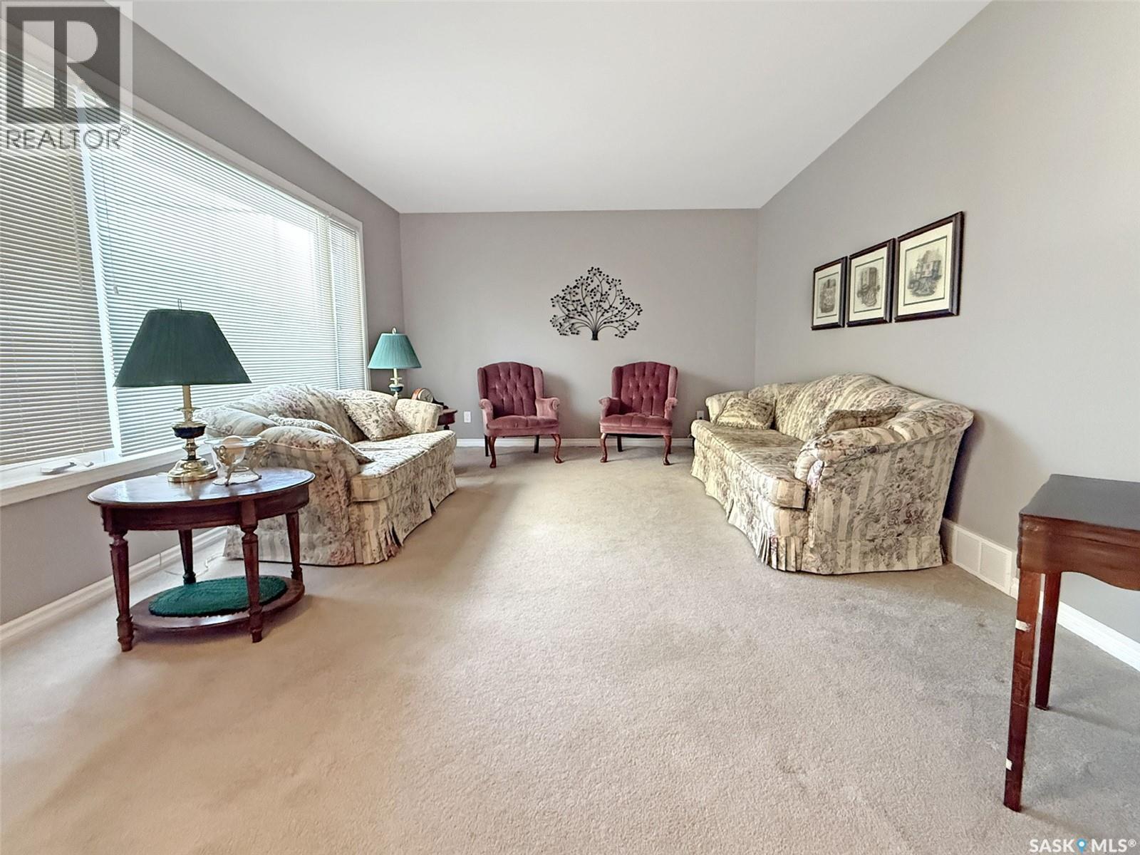 204 Brownlee Street, Herbert, Saskatchewan  S0H 2A0 - Photo 2 - SK018992