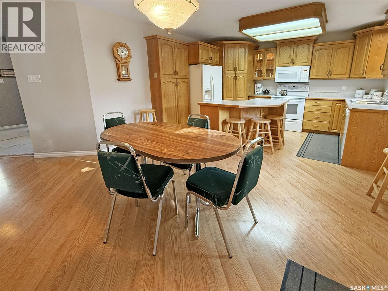 204 Brownlee Street, Herbert, Saskatchewan  S0H 2A0 - Photo 3 - SK018992