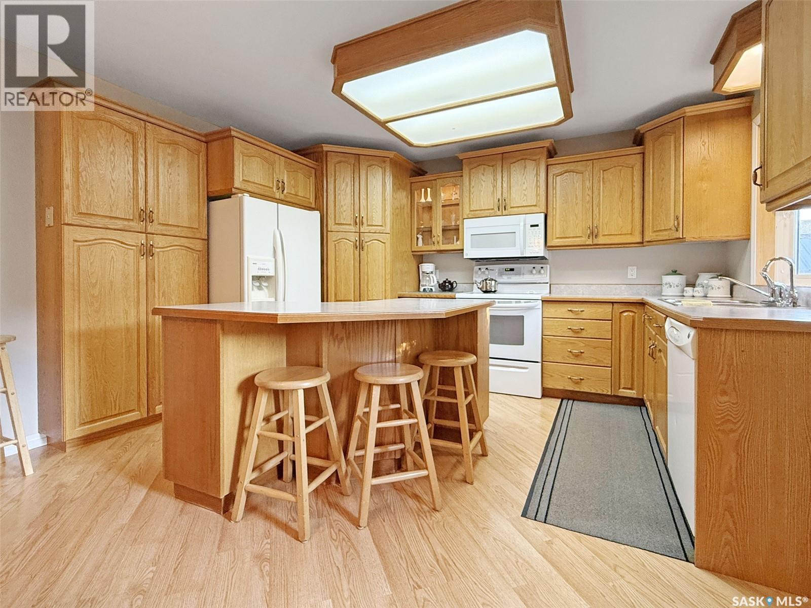 204 Brownlee Street, Herbert, Saskatchewan  S0H 2A0 - Photo 4 - SK018992