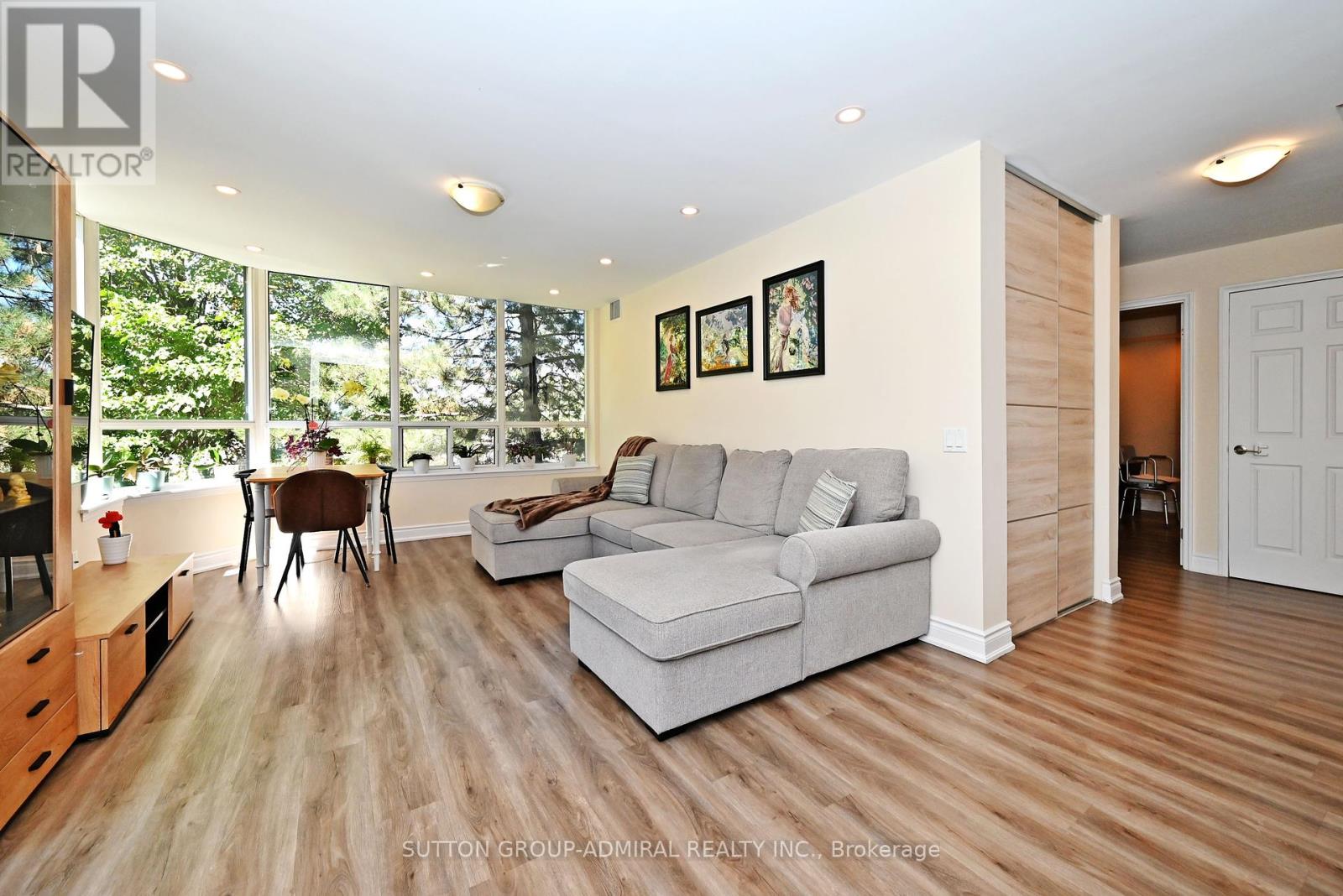 203 - 91 Townsgate Drive, Vaughan (Crestwood-Springfarm-Yorkhill), Ontario  L4J 8E8 - Photo 15 - N12422893