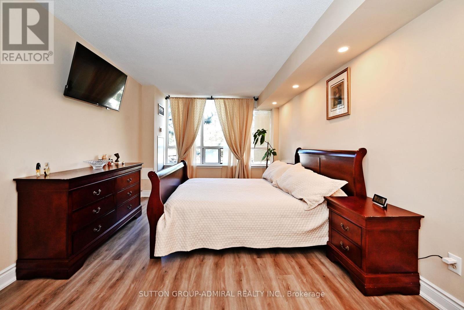 203 - 91 Townsgate Drive, Vaughan (Crestwood-Springfarm-Yorkhill), Ontario  L4J 8E8 - Photo 18 - N12422893