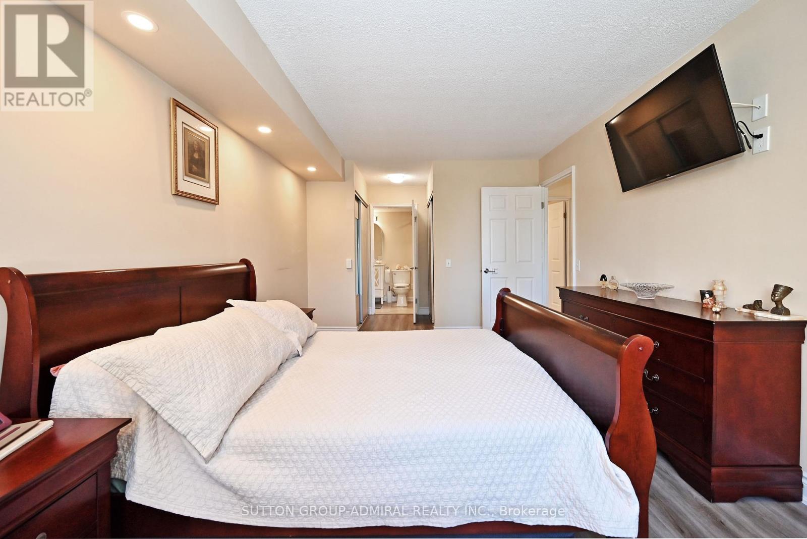 203 - 91 Townsgate Drive, Vaughan (Crestwood-Springfarm-Yorkhill), Ontario  L4J 8E8 - Photo 20 - N12422893