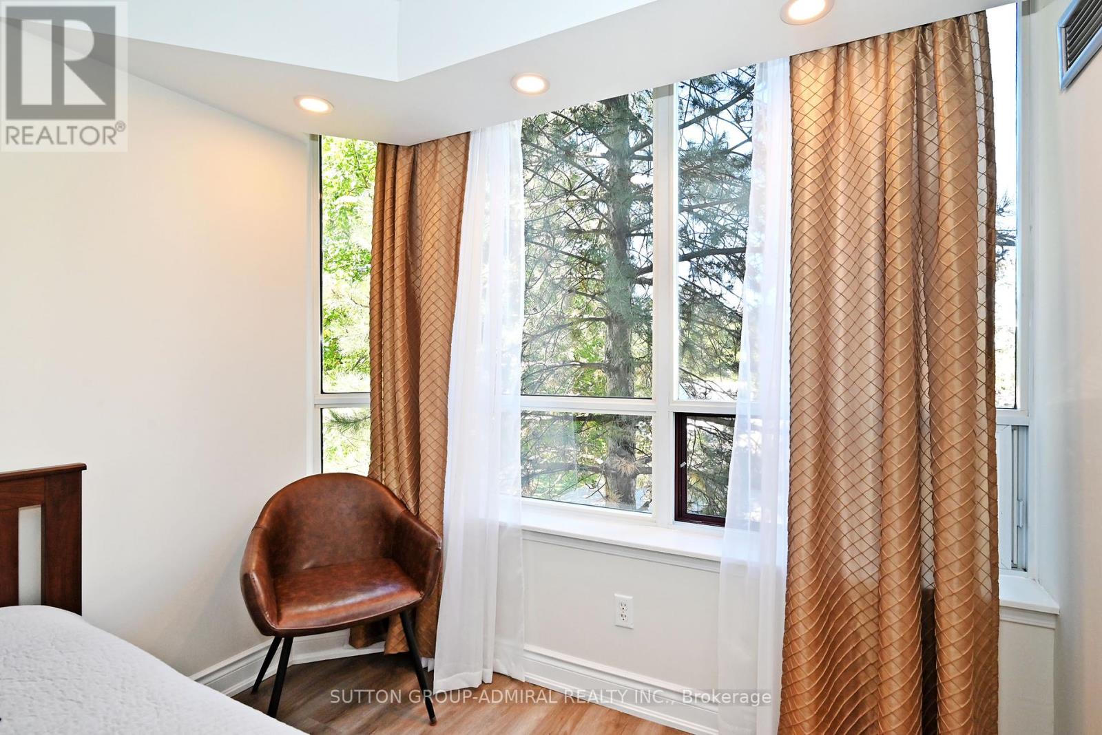 203 - 91 Townsgate Drive, Vaughan (Crestwood-Springfarm-Yorkhill), Ontario  L4J 8E8 - Photo 29 - N12422893