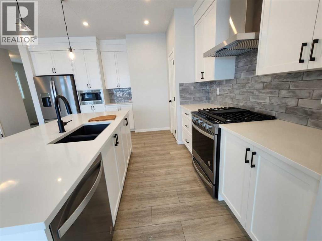 86 Lucas Place Nw, Calgary, Alberta  T3P 2E5 - Photo 8 - A2231806