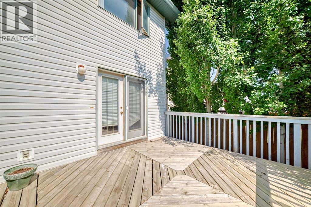 42 Sierra Nevada Green Sw, Calgary, Alberta  T3H 3R1 - Photo 13 - A2232235