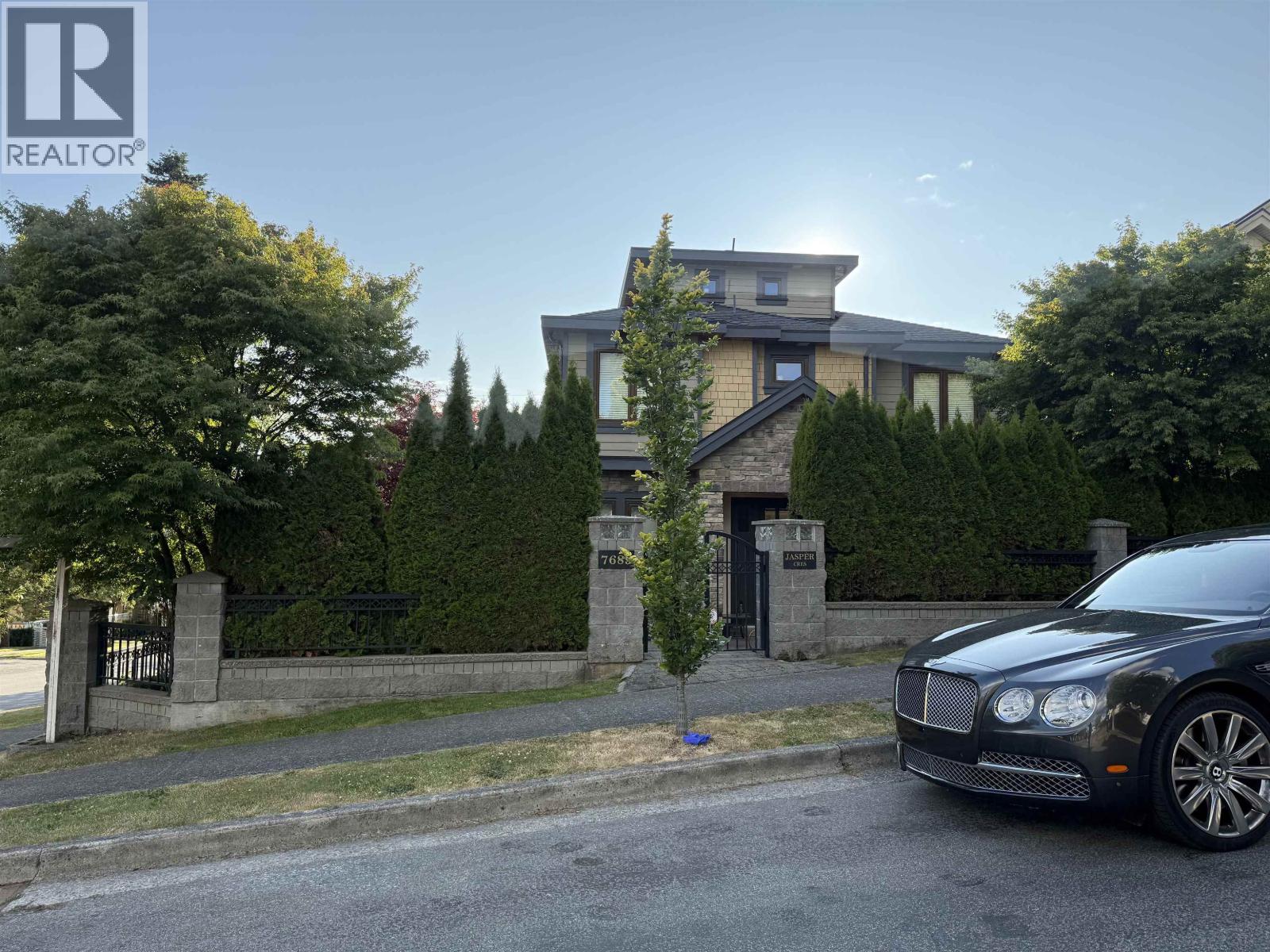 7689 Jasper Crescent, Vancouver, British Columbia  V5P 3S7 - Photo 2 - R3049251