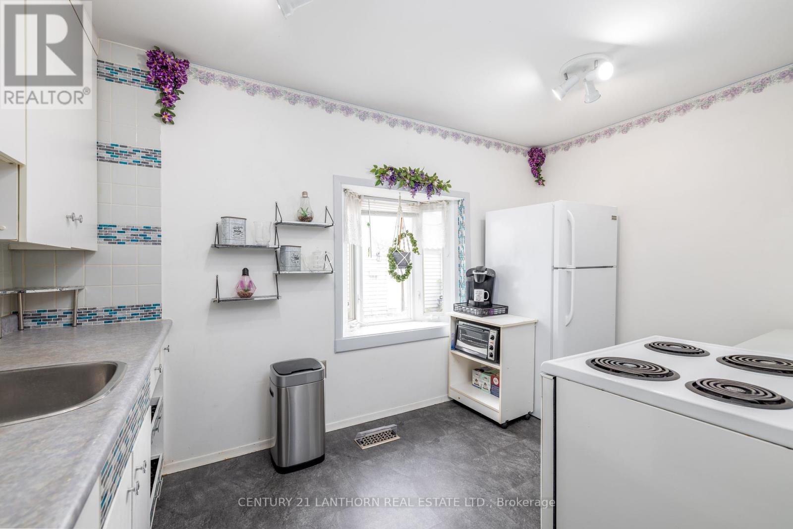 8 Johnson Road, Quinte West, Ontario  K8V 2W7 - Photo 13 - X12422922