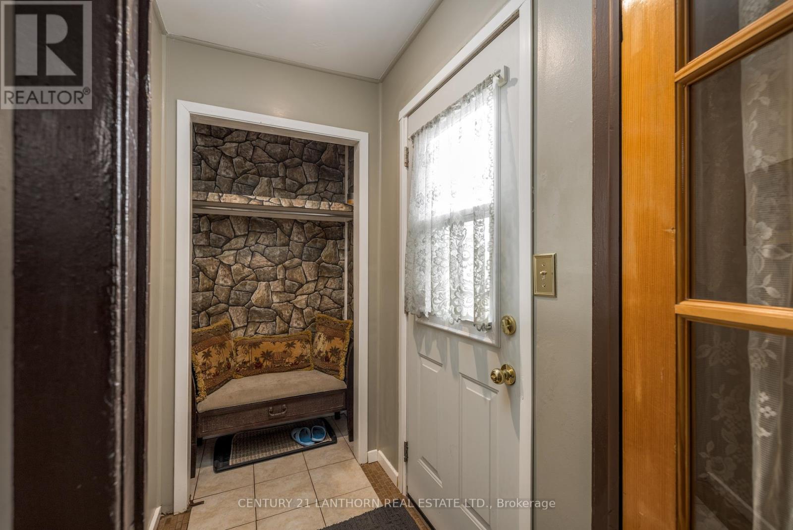 8 Johnson Road, Quinte West, Ontario  K8V 2W7 - Photo 3 - X12422922