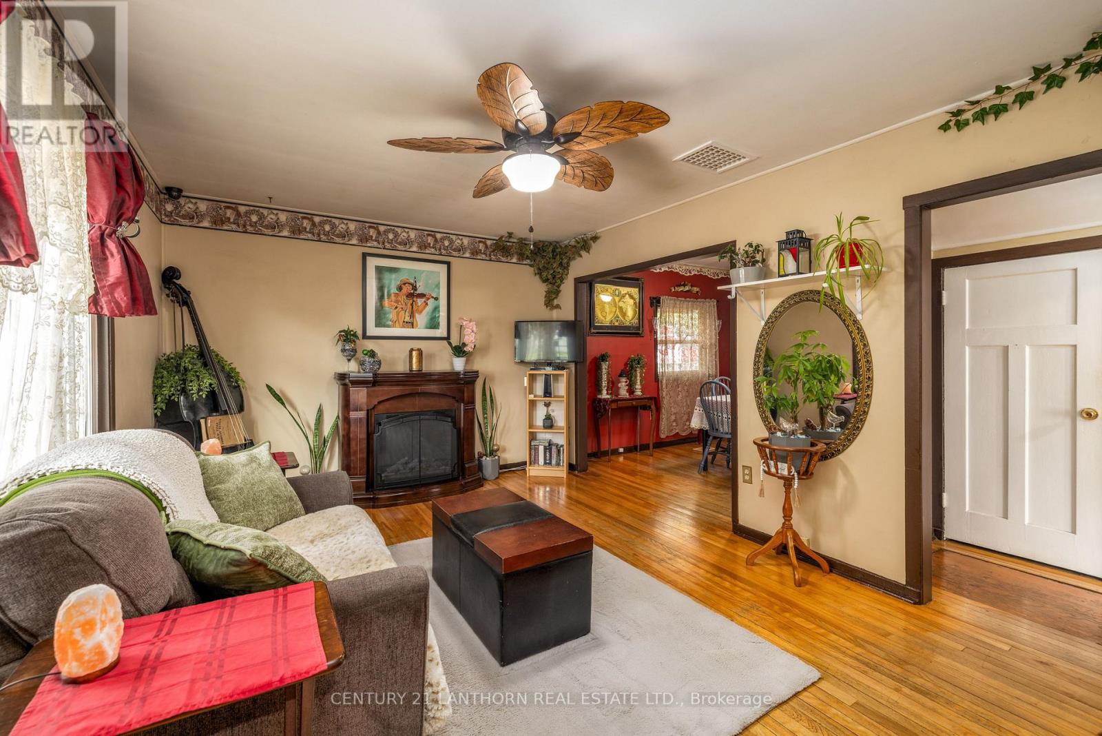 8 Johnson Road, Quinte West, Ontario  K8V 2W7 - Photo 5 - X12422922