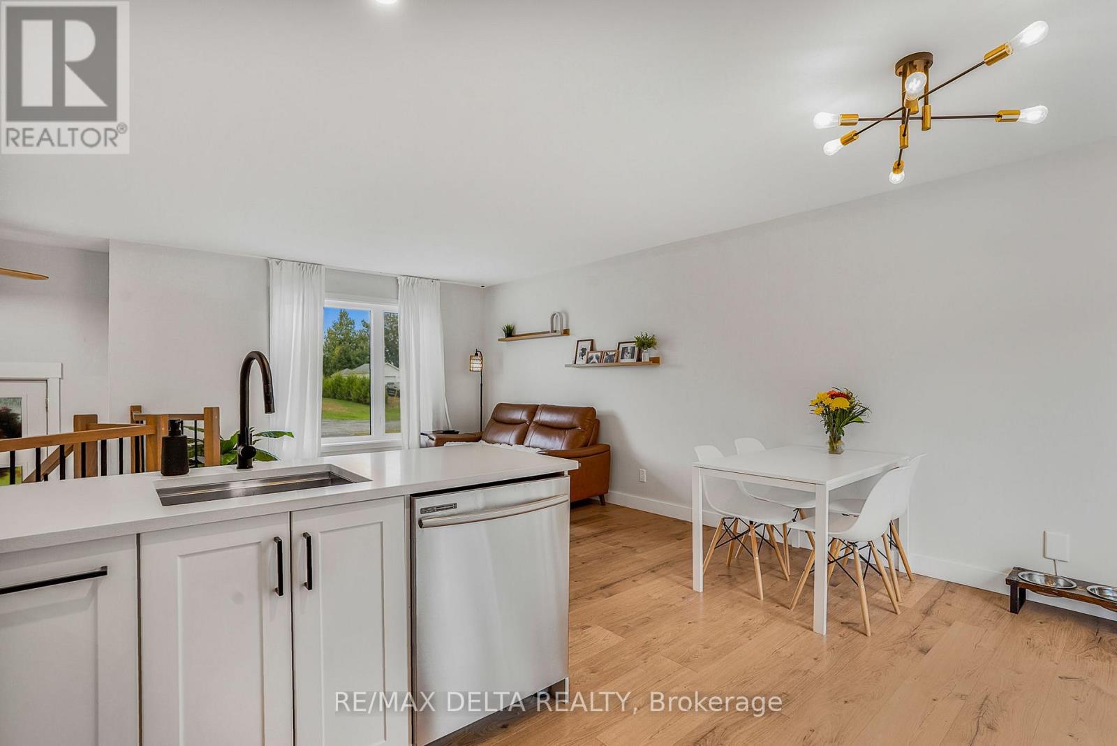 546 Devista Boulevard, Alfred And Plantagenet, Ontario  K0B 1A0 - Photo 10 - X12422943