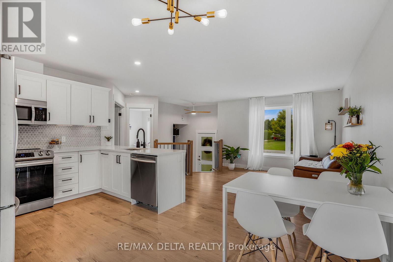 546 Devista Boulevard, Alfred And Plantagenet, Ontario  K0B 1A0 - Photo 12 - X12422943