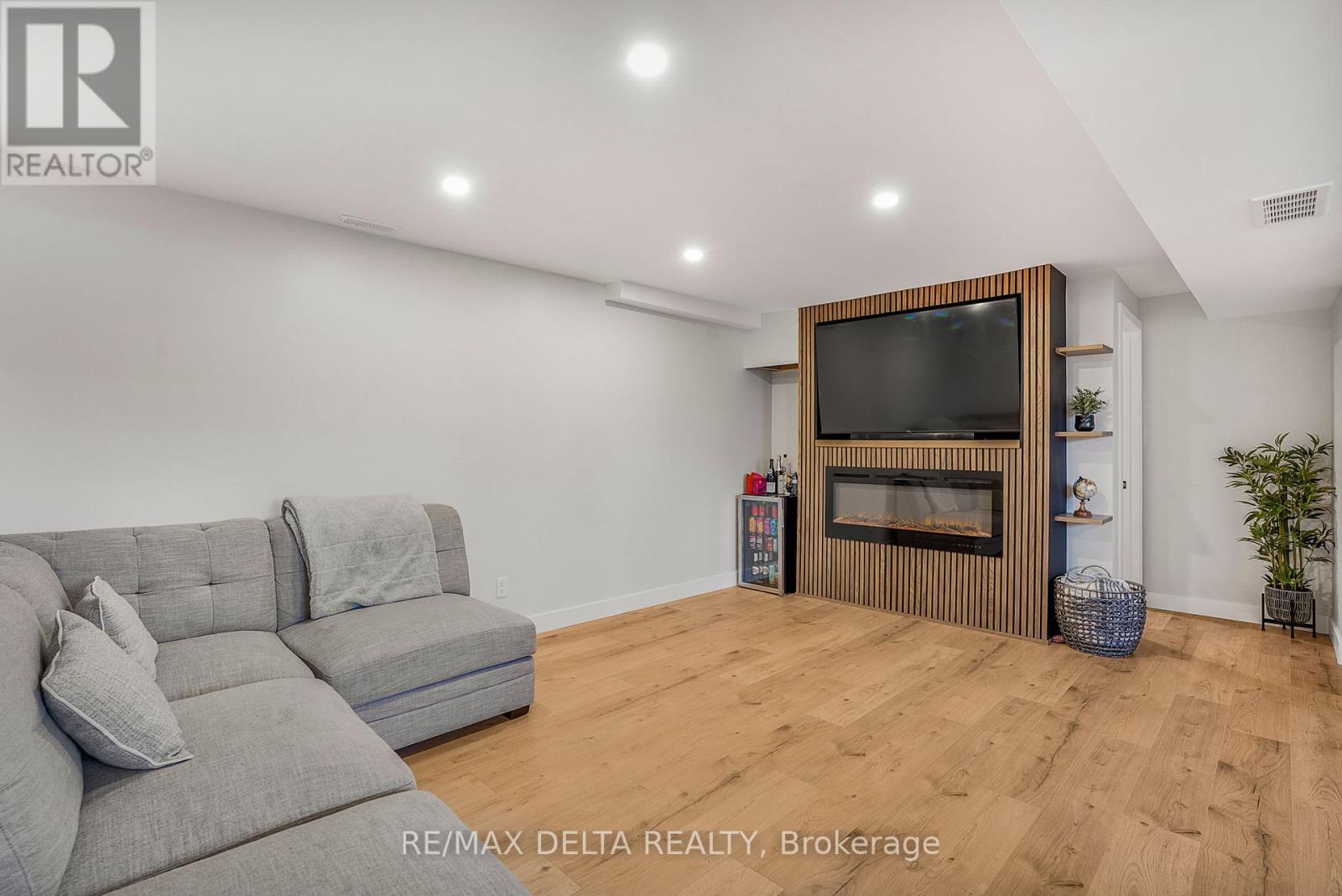 546 Devista Boulevard, Alfred And Plantagenet, Ontario  K0B 1A0 - Photo 18 - X12422943