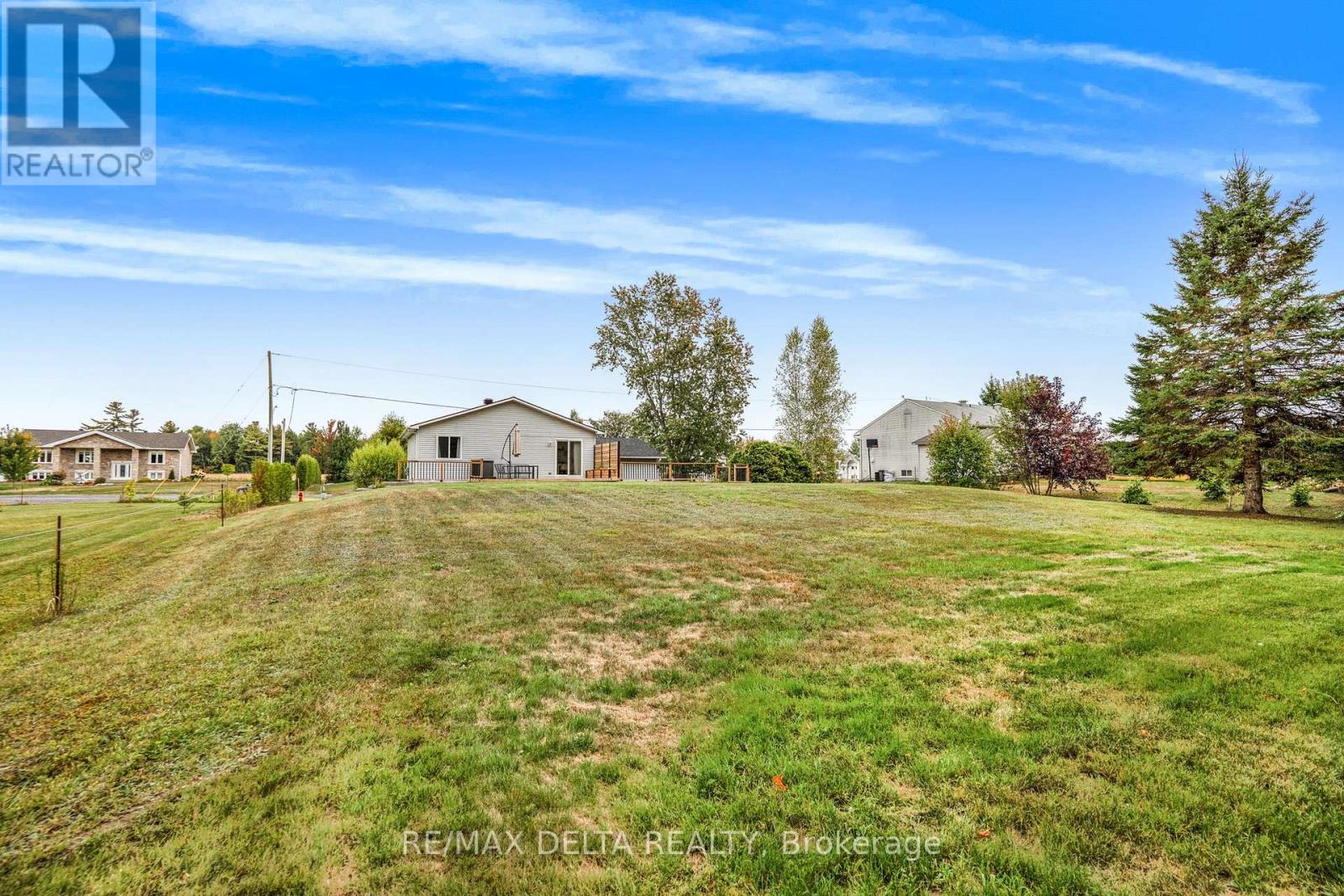 546 Devista Boulevard, Alfred And Plantagenet, Ontario  K0B 1A0 - Photo 24 - X12422943