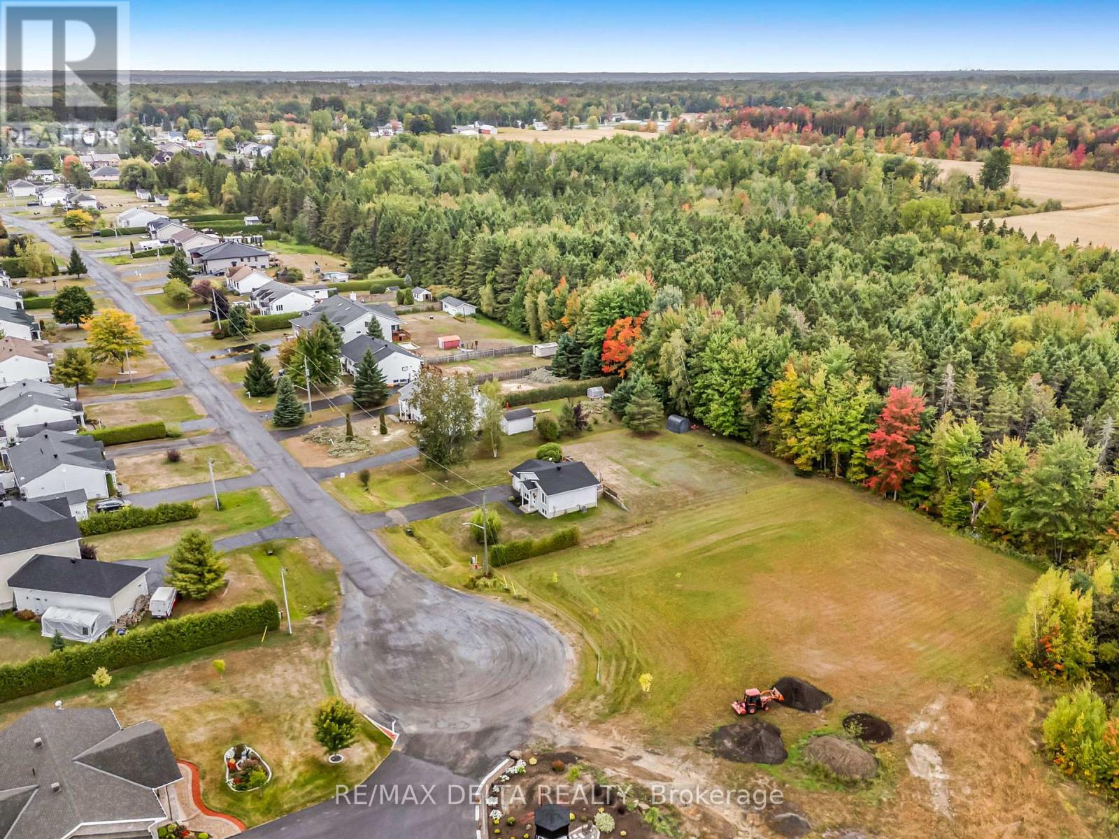 546 Devista Boulevard, Alfred And Plantagenet, Ontario  K0B 1A0 - Photo 28 - X12422943