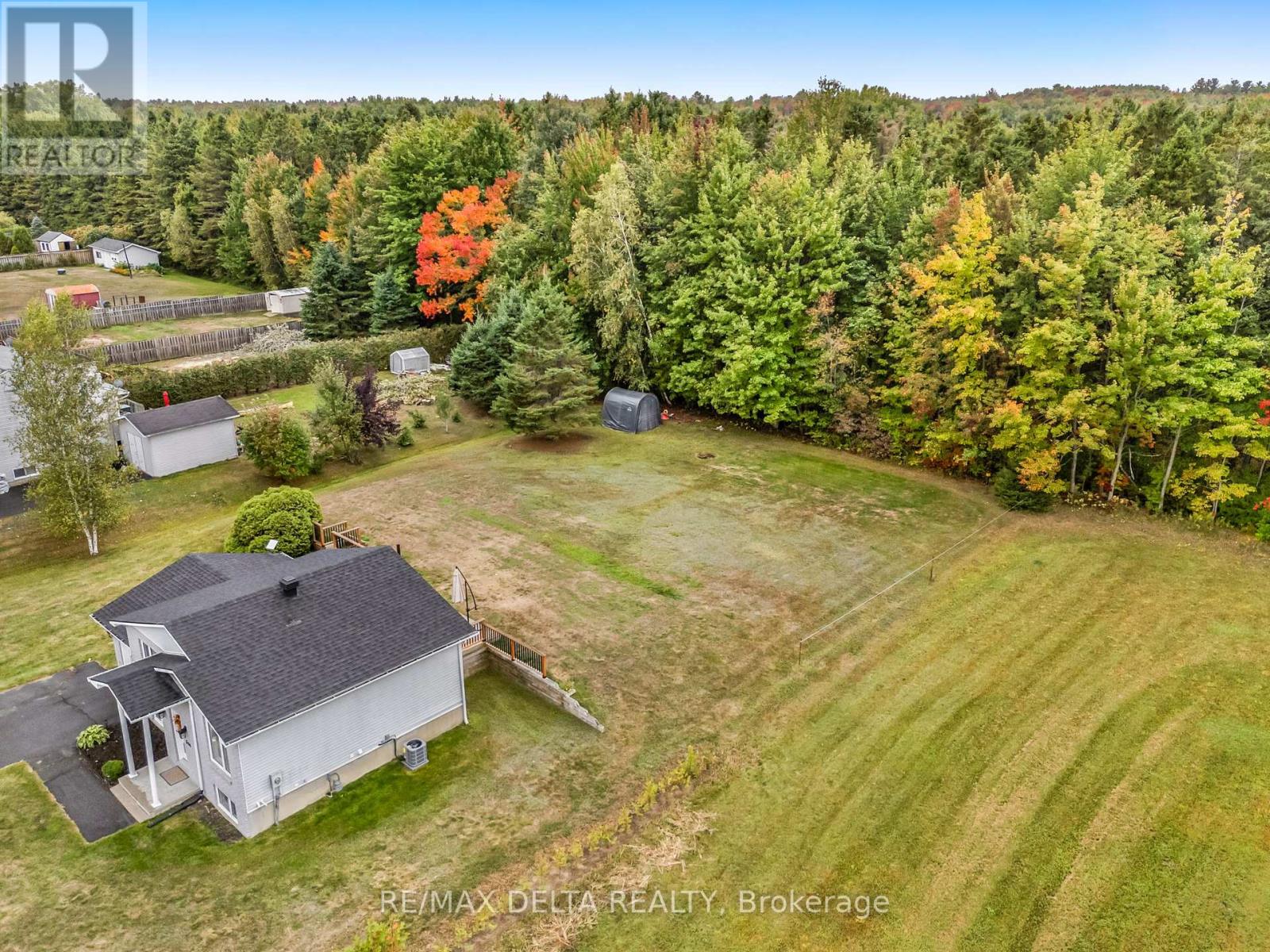546 Devista Boulevard, Alfred And Plantagenet, Ontario  K0B 1A0 - Photo 34 - X12422943