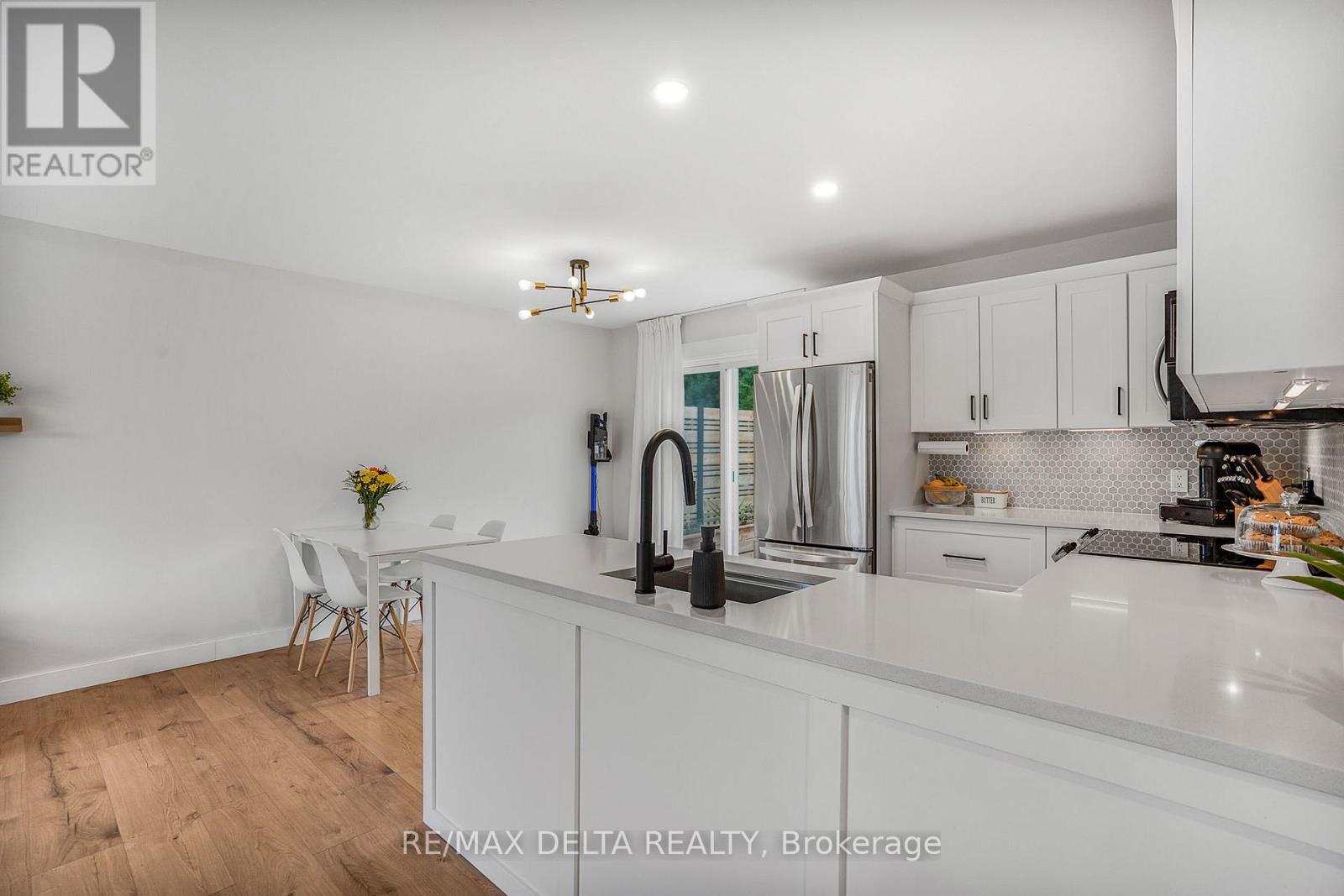 546 Devista Boulevard, Alfred And Plantagenet, Ontario  K0B 1A0 - Photo 9 - X12422943