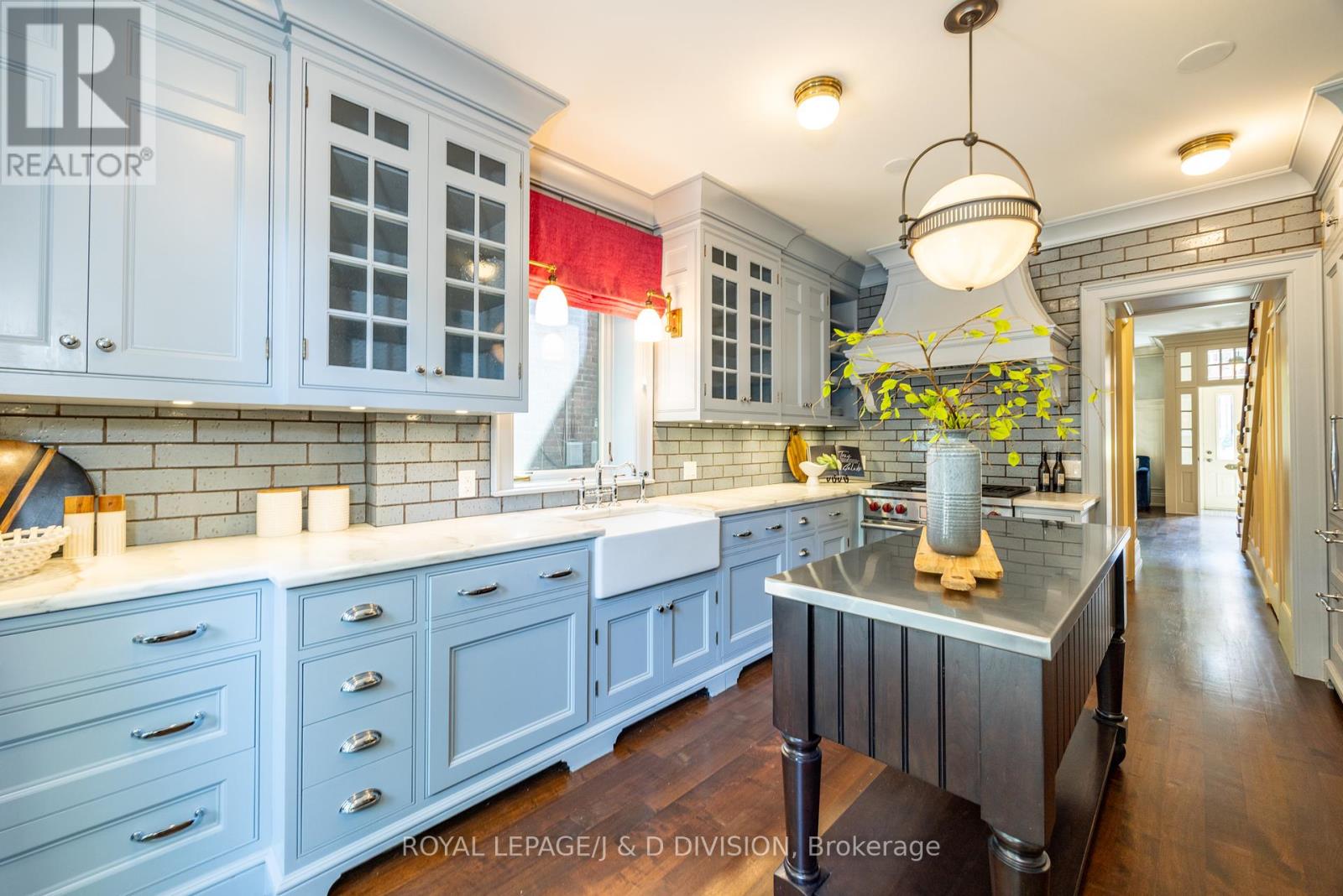 36 Boswell Avenue, Toronto, Ontario  M5R 1M4 - Photo 12 - C12421167