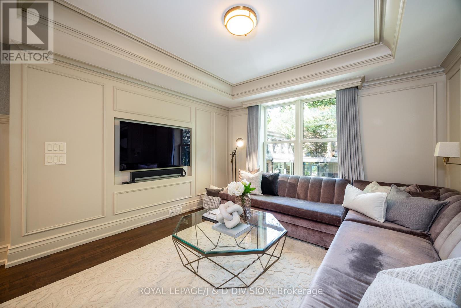 36 Boswell Avenue, Toronto, Ontario  M5R 1M4 - Photo 17 - C12421167