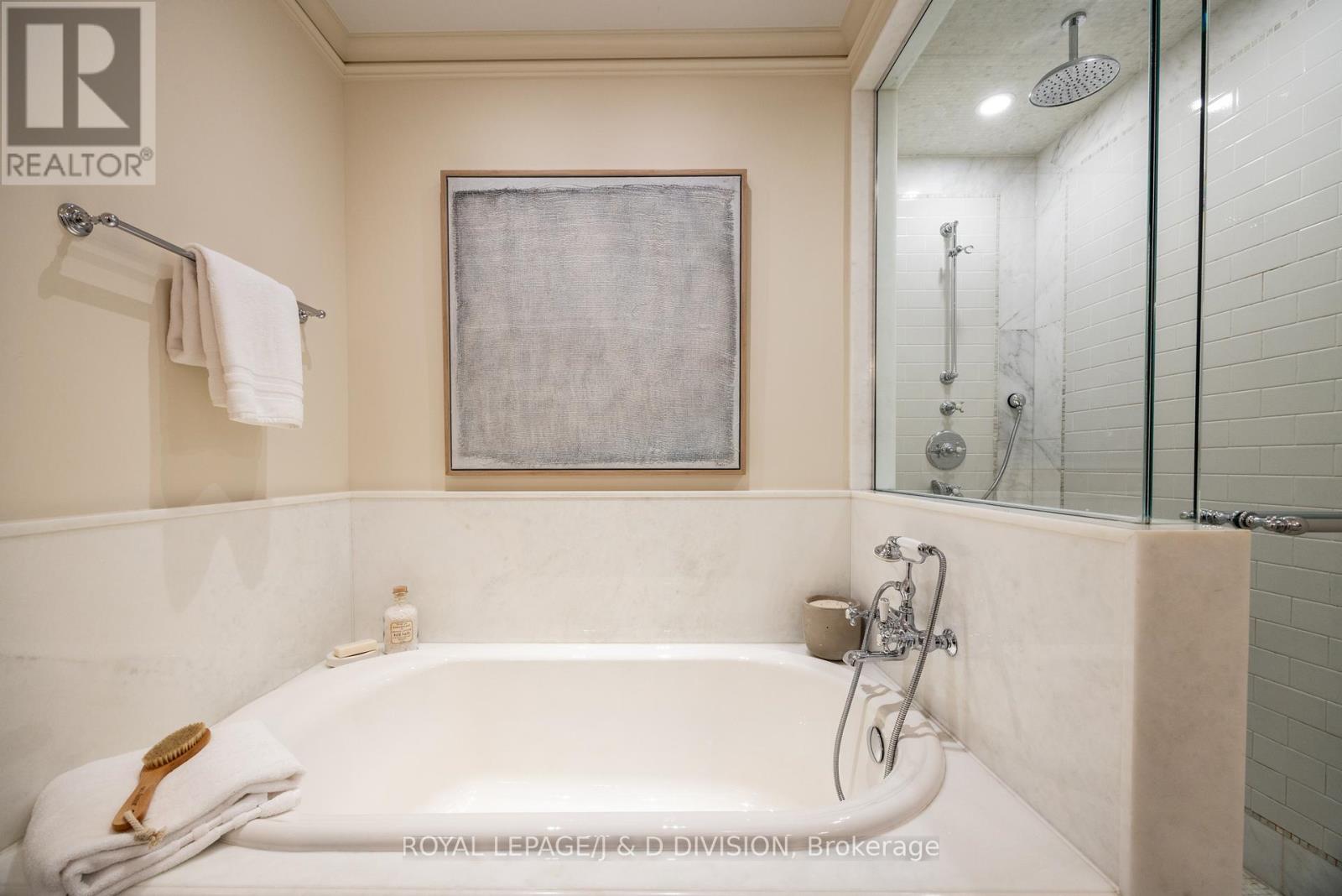 36 Boswell Avenue, Toronto, Ontario  M5R 1M4 - Photo 25 - C12421167