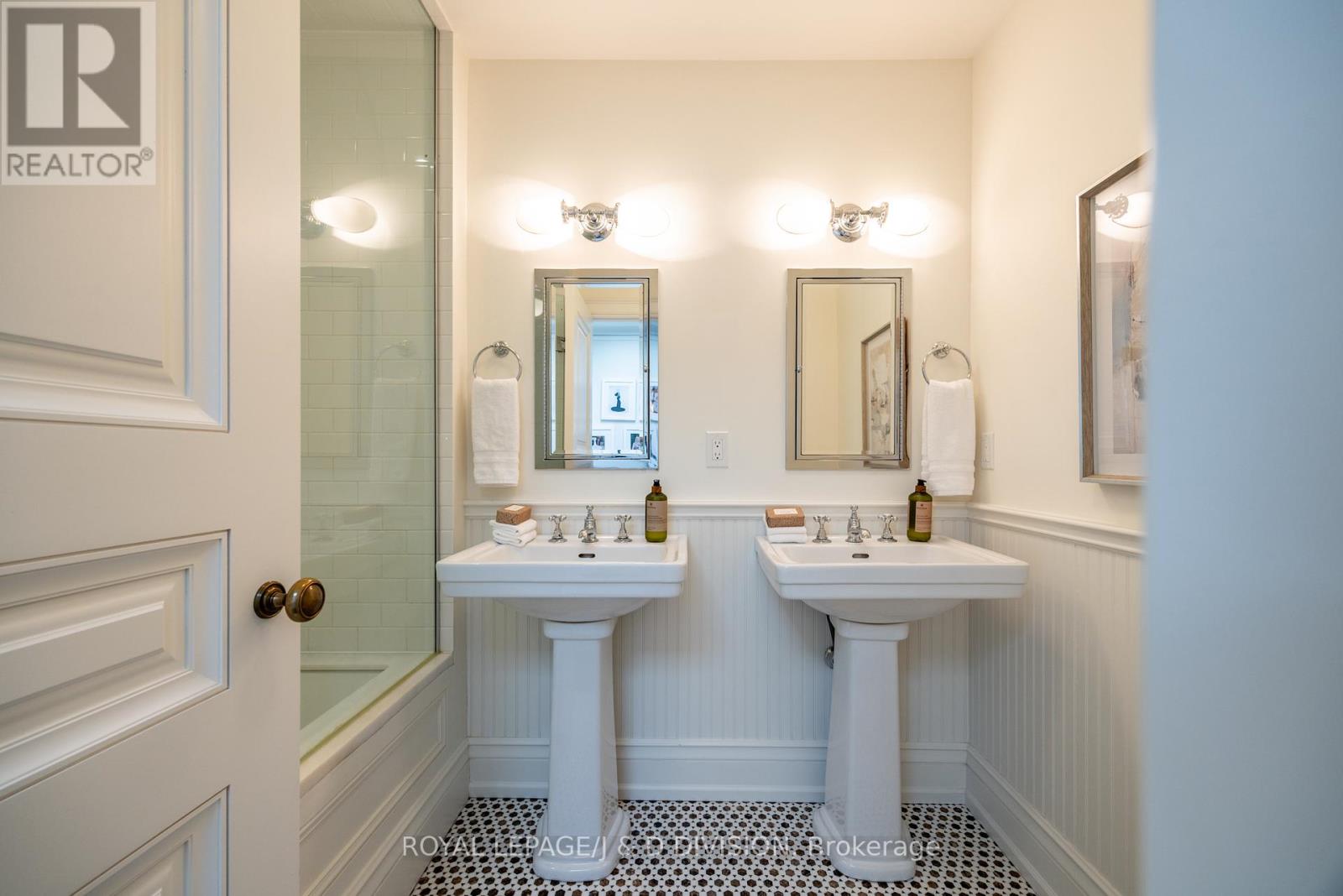 36 Boswell Avenue, Toronto, Ontario  M5R 1M4 - Photo 32 - C12421167