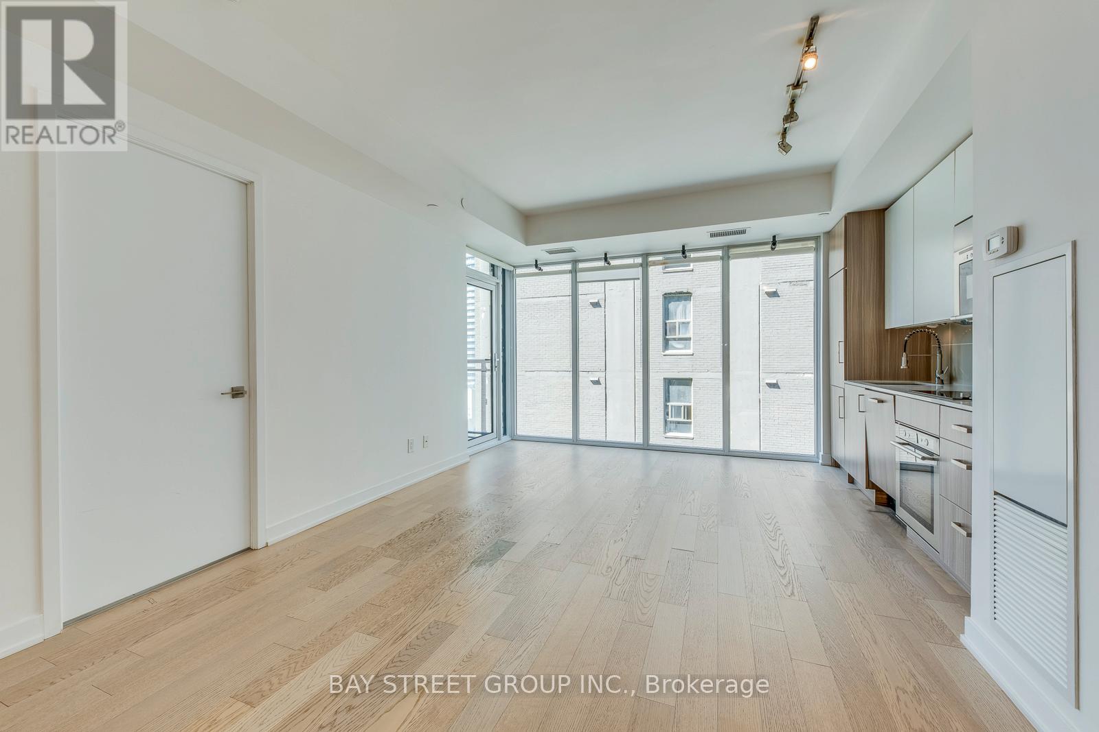 1601 - 17 Dundonald Street, Toronto, Ontario  M4Y 1K3 - Photo 10 - C12422913