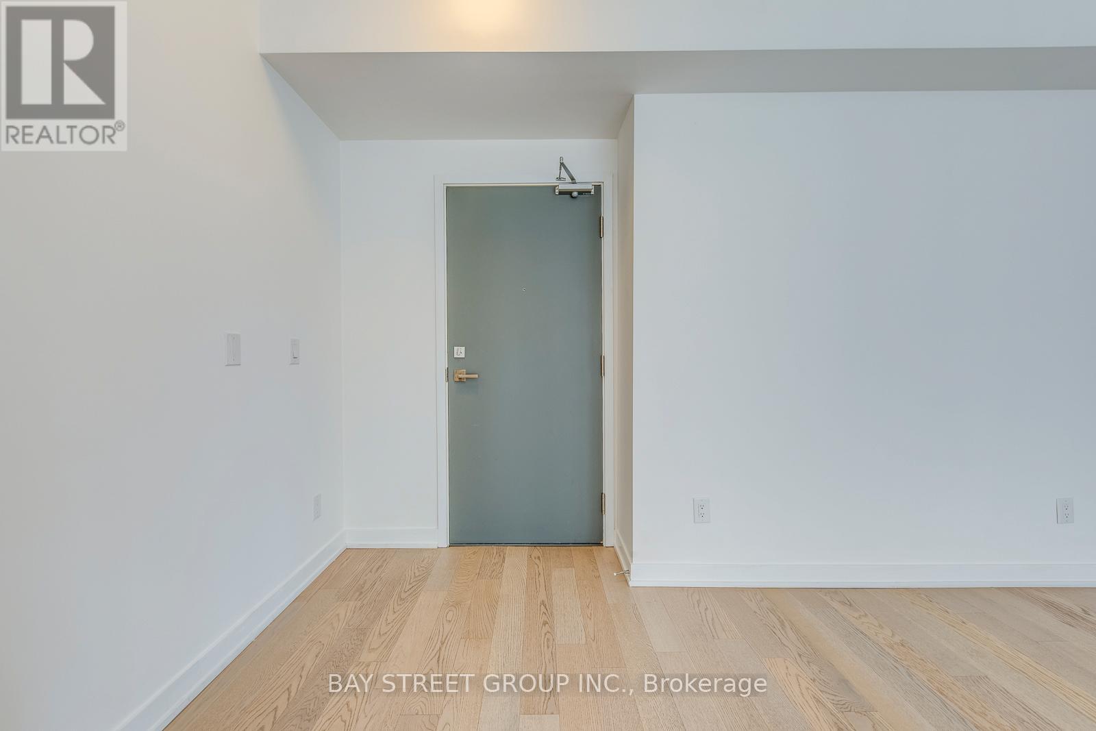 1601 - 17 Dundonald Street, Toronto, Ontario  M4Y 1K3 - Photo 5 - C12422913