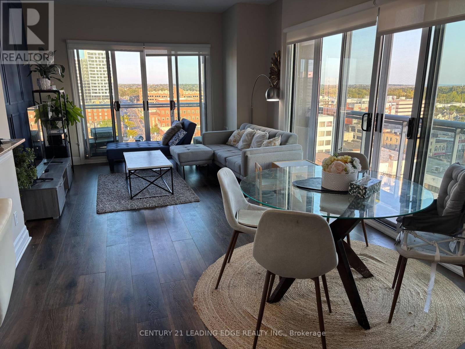 1005 - 44 Bond Street W, Oshawa, Ontario  L1G 6R2 - Photo 1 - E12422911