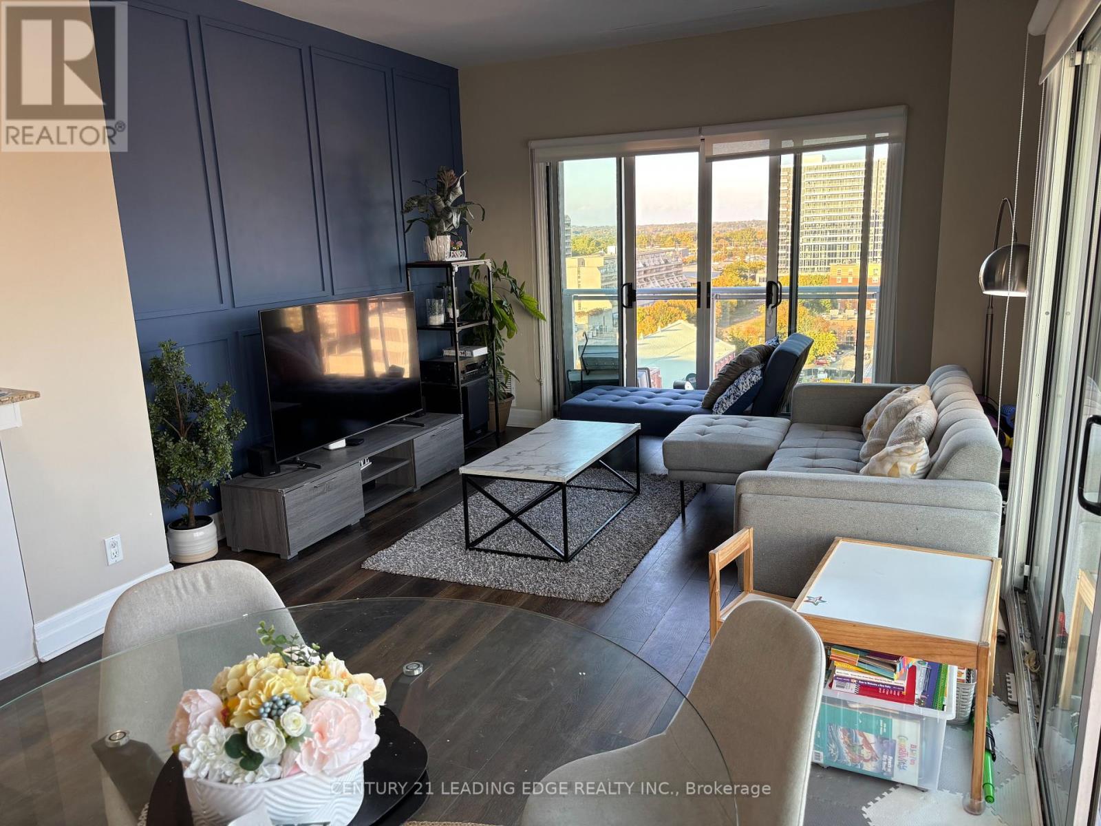 1005 - 44 Bond Street W, Oshawa, Ontario  L1G 6R2 - Photo 2 - E12422911