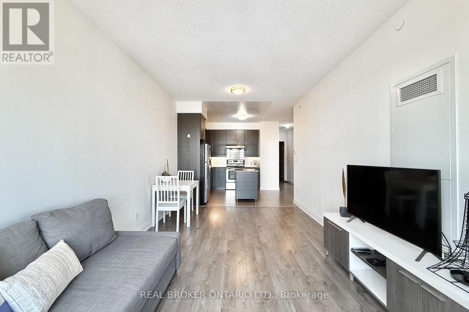 1018 - 325 South Park Road, Markham (Commerce Valley), Ontario  L3T 0B7 - Photo 10 - N12422925