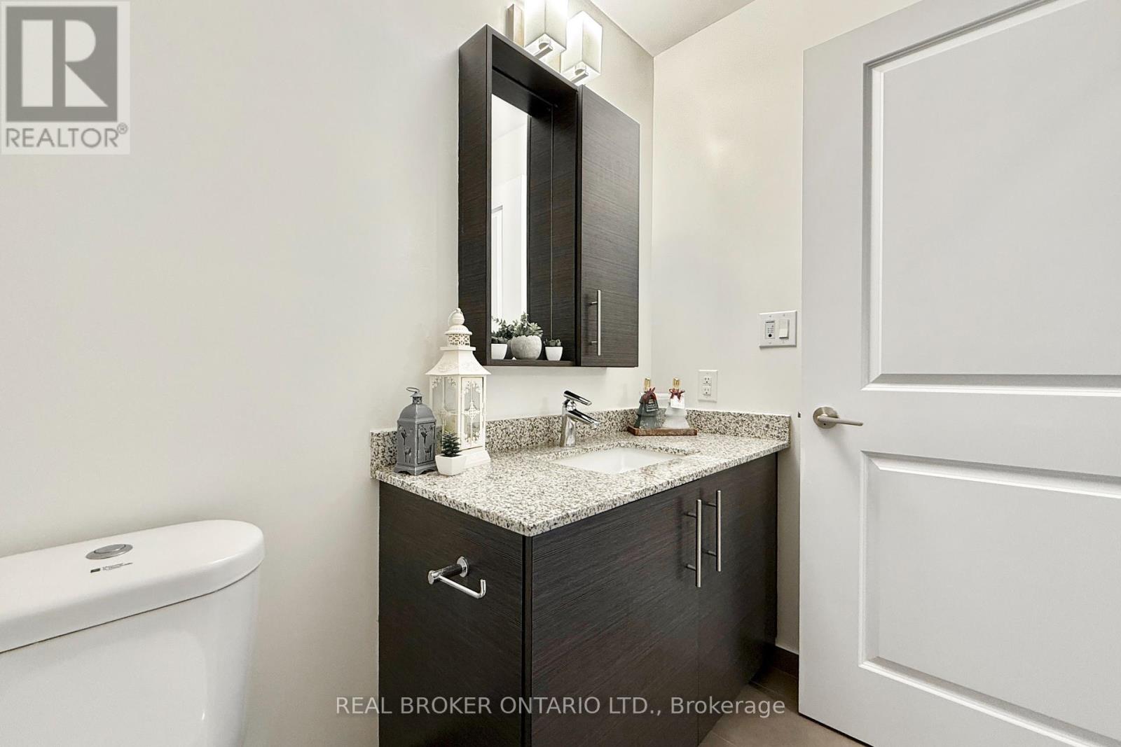 1018 - 325 South Park Road, Markham (Commerce Valley), Ontario  L3T 0B7 - Photo 15 - N12422925