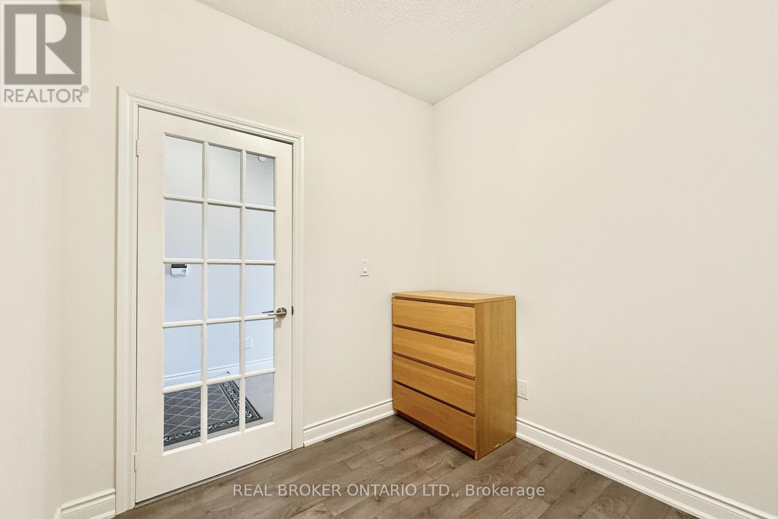 1018 - 325 South Park Road, Markham (Commerce Valley), Ontario  L3T 0B7 - Photo 17 - N12422925