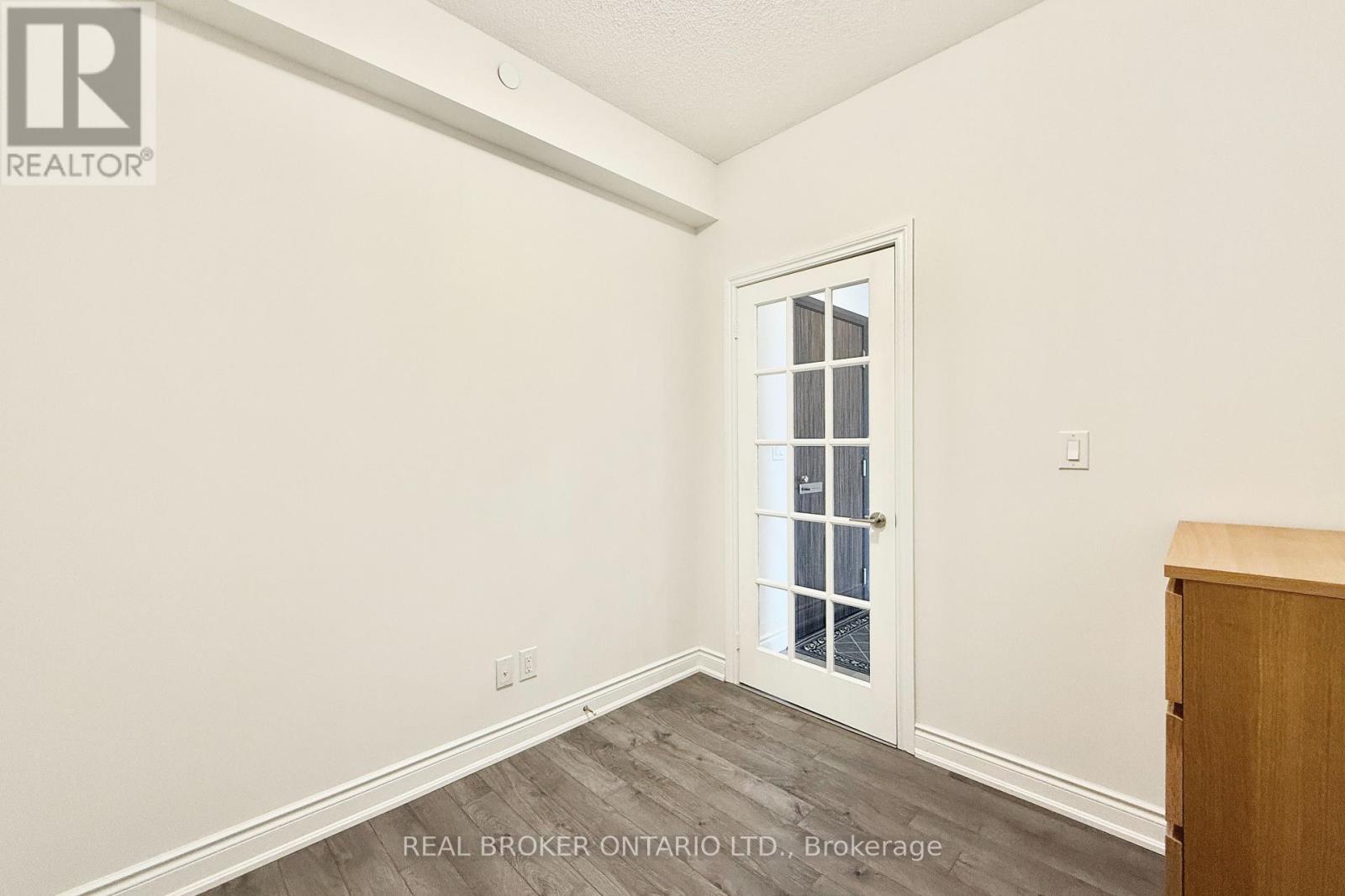 1018 - 325 South Park Road, Markham (Commerce Valley), Ontario  L3T 0B7 - Photo 18 - N12422925