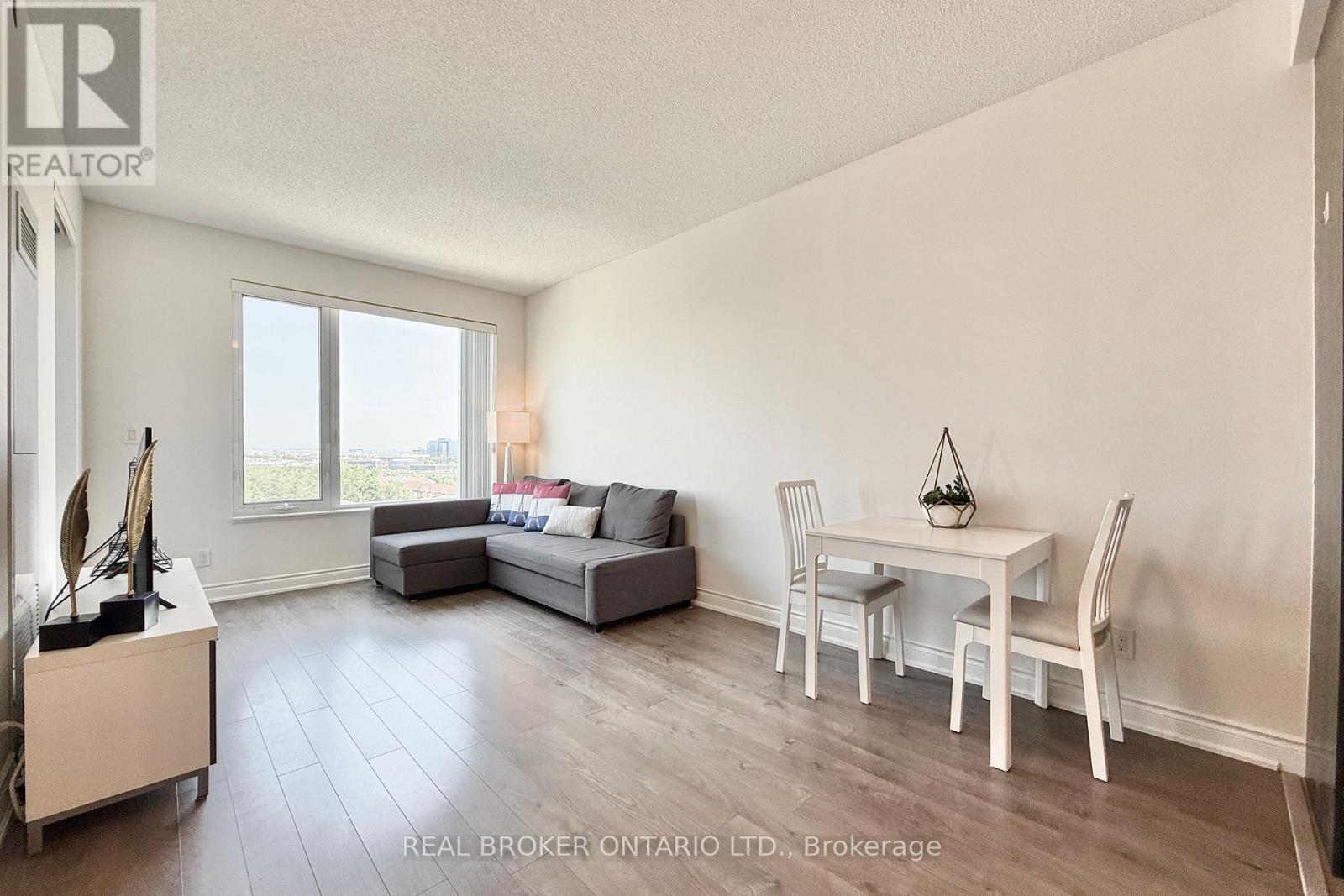 1018 - 325 South Park Road, Markham (Commerce Valley), Ontario  L3T 0B7 - Photo 7 - N12422925