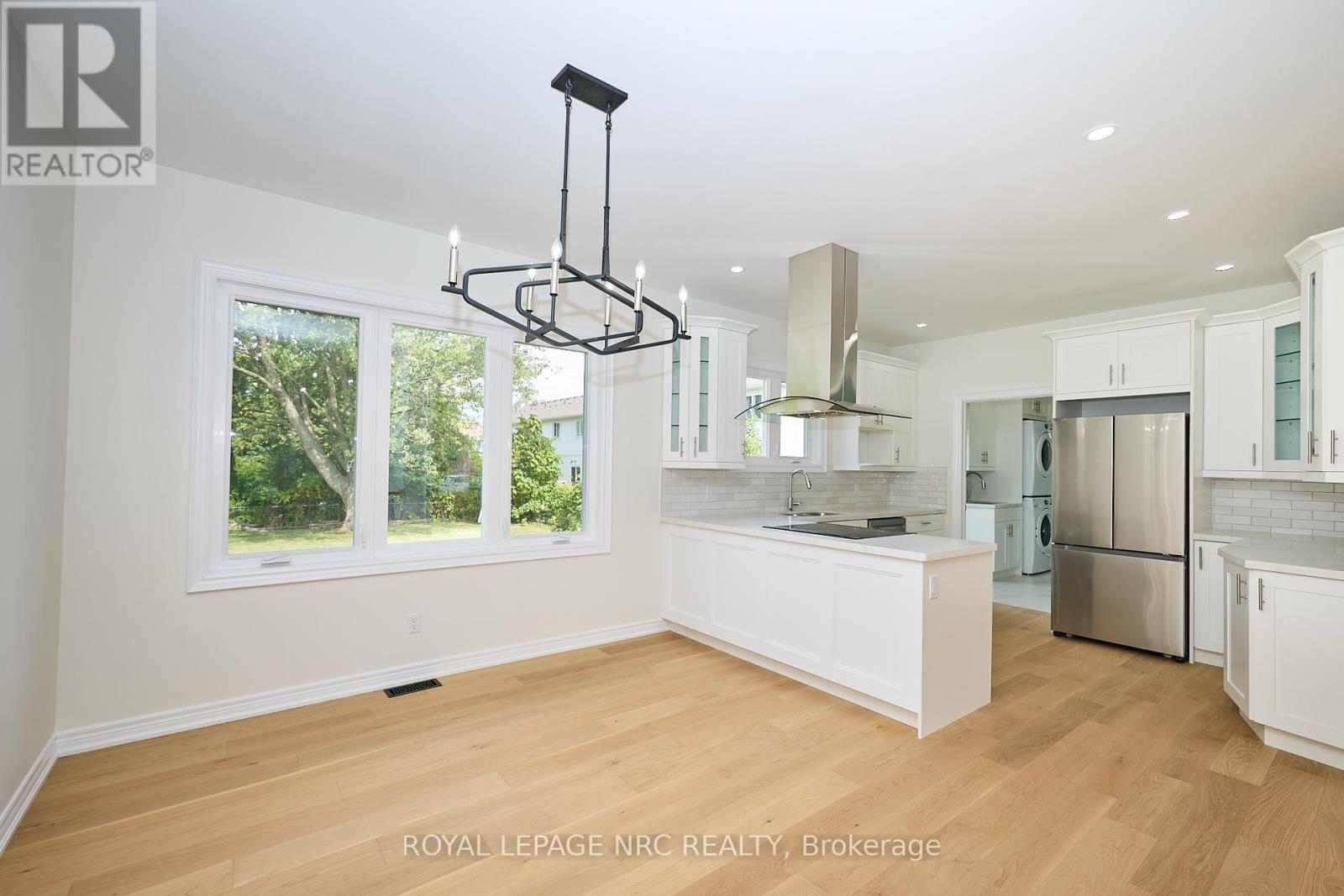 17 Glenbarr Road, St. Catharines, Ontario  L2T 1Y2 - Photo 4 - X12419320