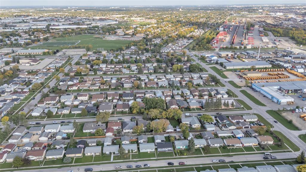 27 Ellington Street, Winnipeg, Manitoba  R2R 0T6 - Photo 35 - 202524995