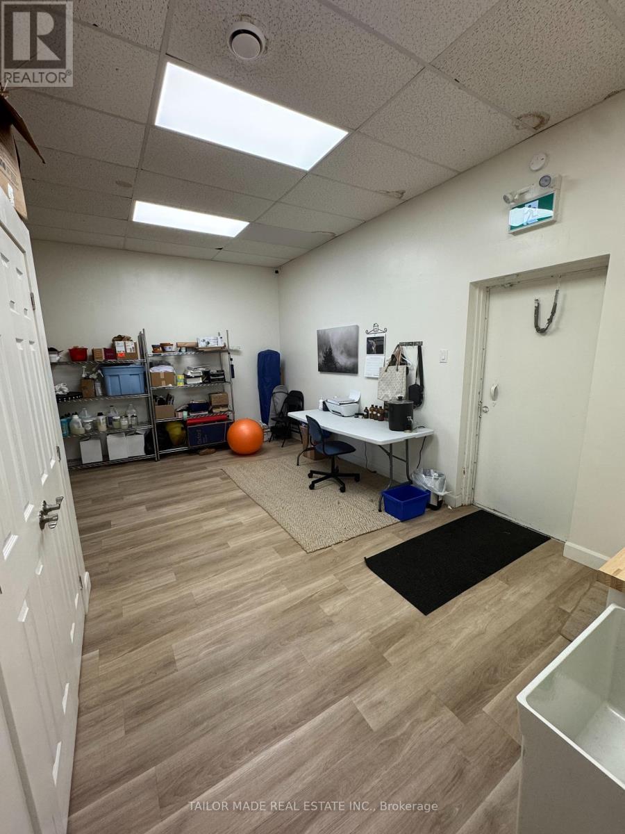 Unit B - 308b Queen Street S, Caledon (Bolton West), Ontario  L7E 4Z9 - Photo 10 - W12422920