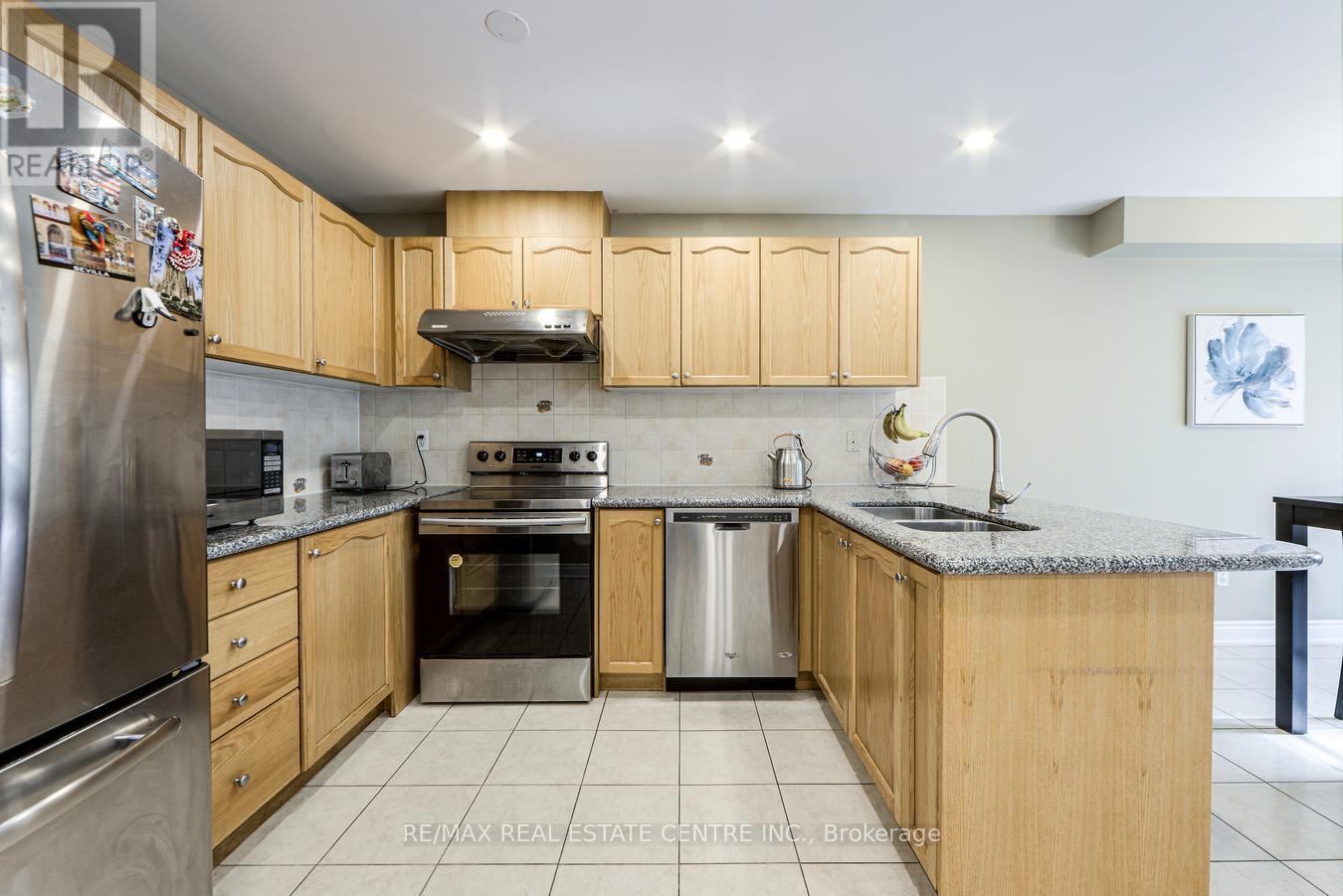 3950 Burdette Terrace, Mississauga, Ontario  L5M 0J2 - Photo 18 - W12422921