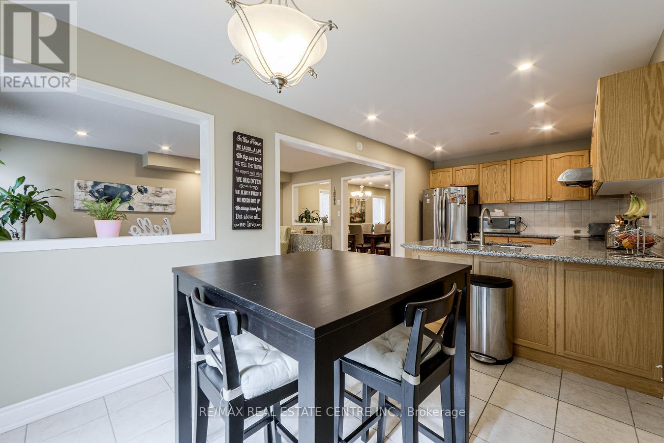 3950 Burdette Terrace, Mississauga, Ontario  L5M 0J2 - Photo 21 - W12422921