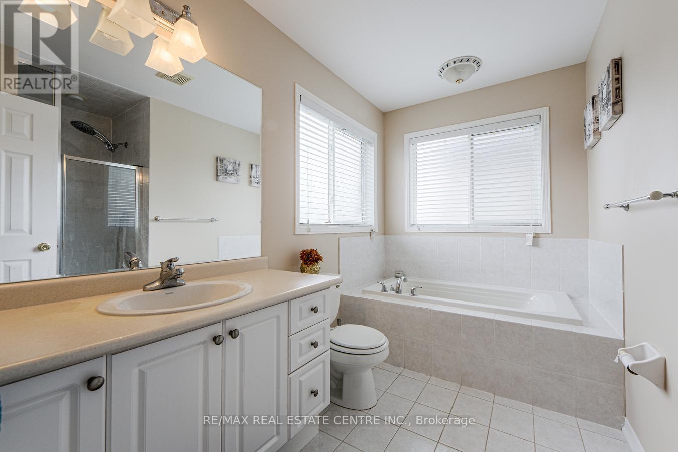 3950 Burdette Terrace, Mississauga, Ontario  L5M 0J2 - Photo 29 - W12422921