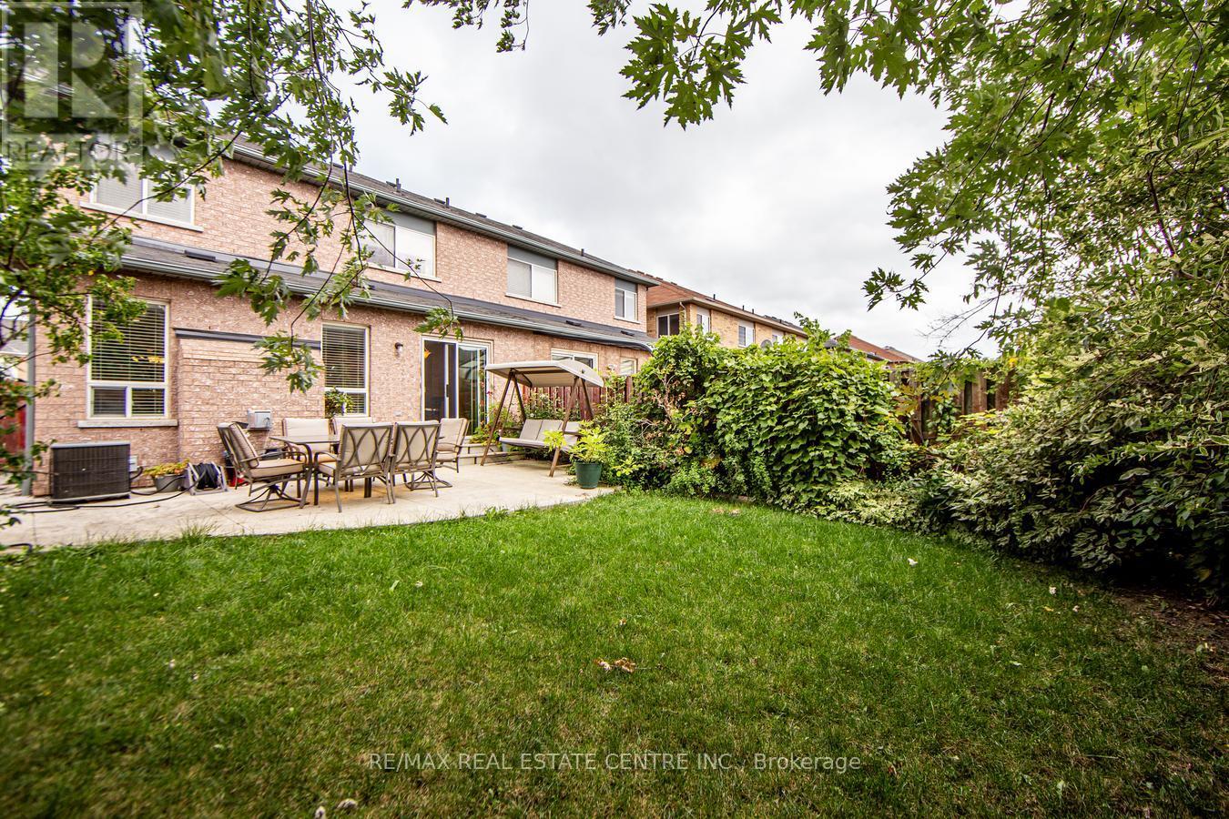 3950 Burdette Terrace, Mississauga, Ontario  L5M 0J2 - Photo 38 - W12422921