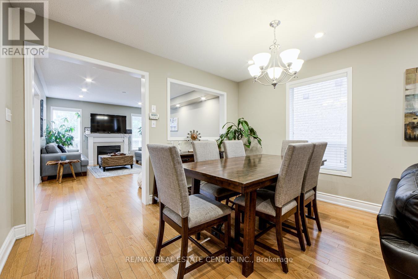 3950 Burdette Terrace, Mississauga, Ontario  L5M 0J2 - Photo 8 - W12422921