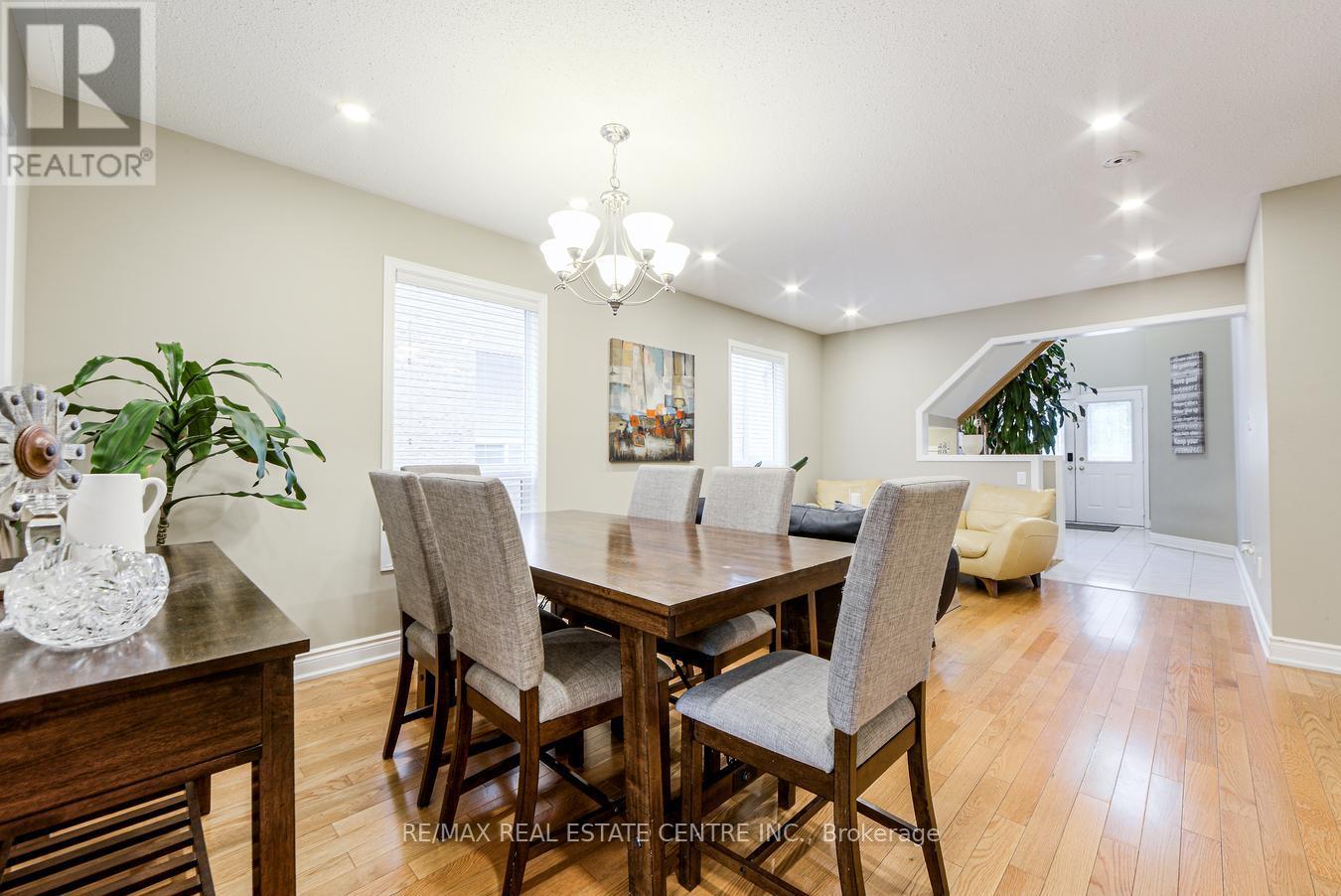 3950 Burdette Terrace, Mississauga, Ontario  L5M 0J2 - Photo 9 - W12422921