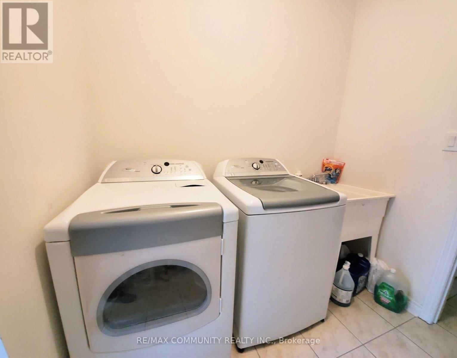 Bsmt - 56 Powell Drive, Brampton (Sandringham-Wellington), Ontario  L6R 0L1 - Photo 10 - W12422929