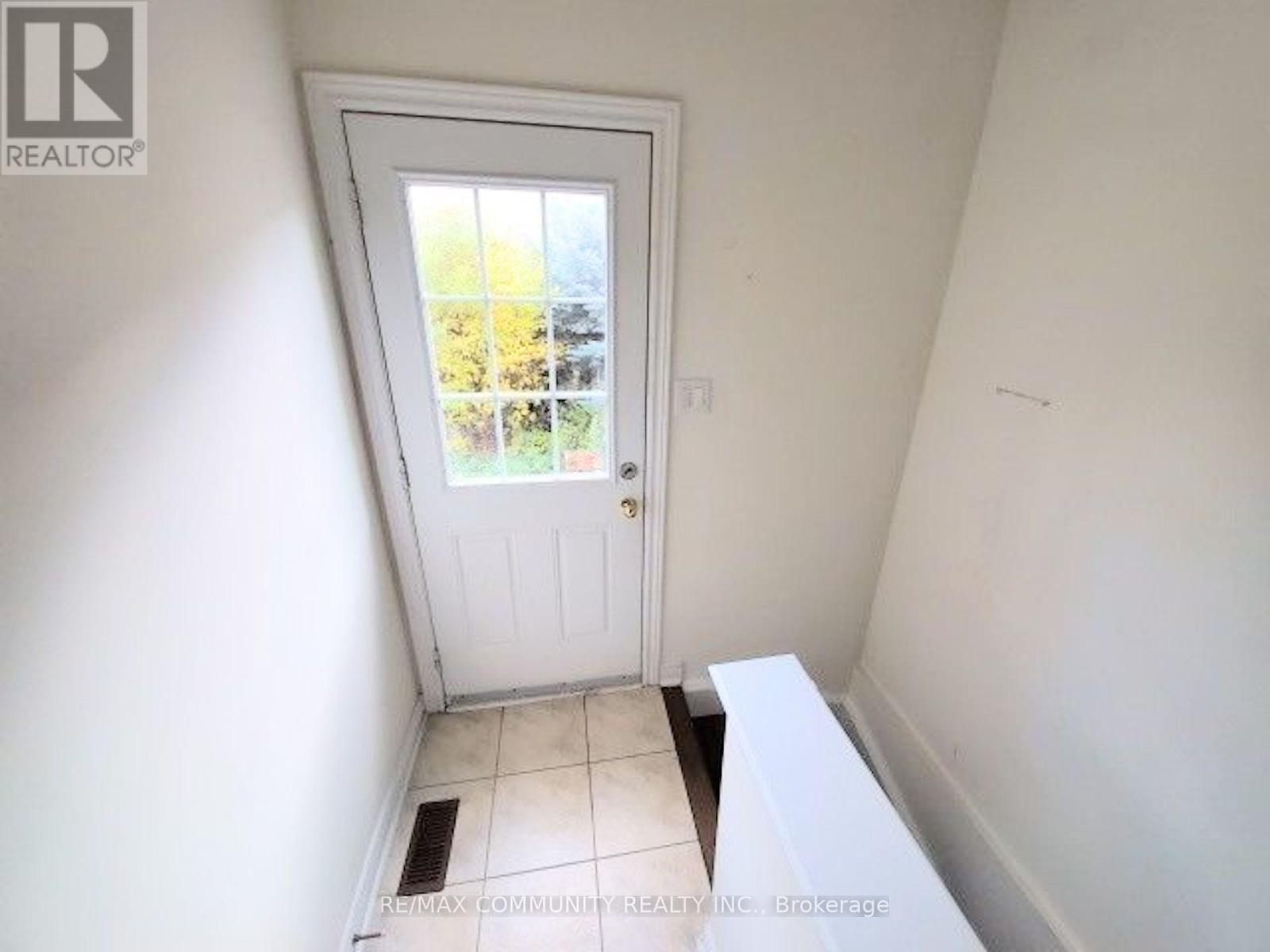 Bsmt - 56 Powell Drive, Brampton (Sandringham-Wellington), Ontario  L6R 0L1 - Photo 2 - W12422929