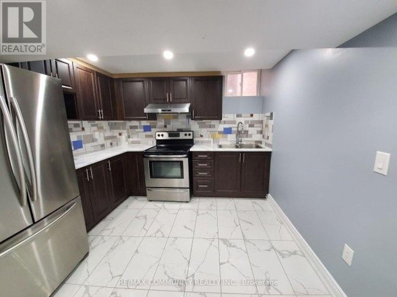 Bsmt - 56 Powell Drive, Brampton (Sandringham-Wellington), Ontario  L6R 0L1 - Photo 3 - W12422929