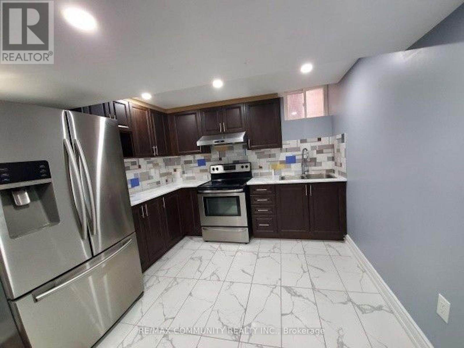 Bsmt - 56 Powell Drive, Brampton (Sandringham-Wellington), Ontario  L6R 0L1 - Photo 4 - W12422929