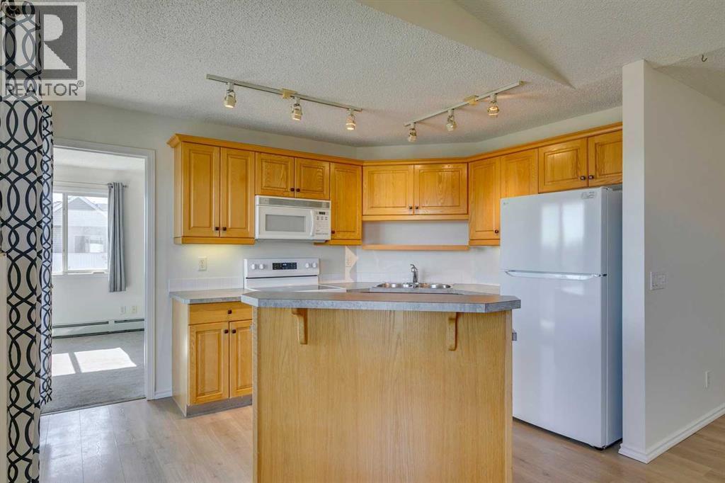 301, 7301 Valleyview Park Se, Calgary, Alberta  T2B 3R6 - Photo 10 - A2259499