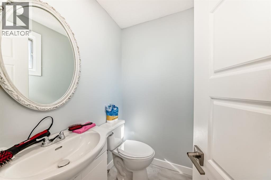 948 Rundlecairn Way Ne, Calgary, Alberta  T1Y 2X2 - Photo 16 - A2257092