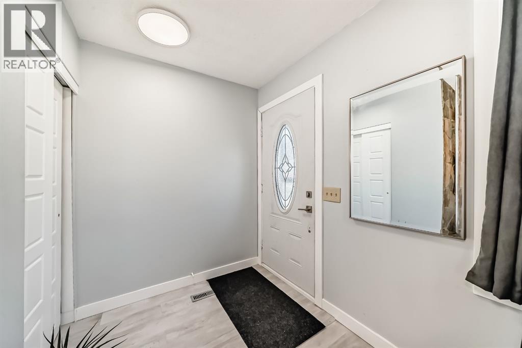 948 Rundlecairn Way Ne, Calgary, Alberta  T1Y 2X2 - Photo 3 - A2257092